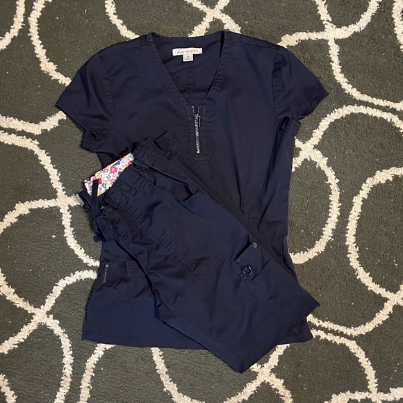 Koi Scrub Set